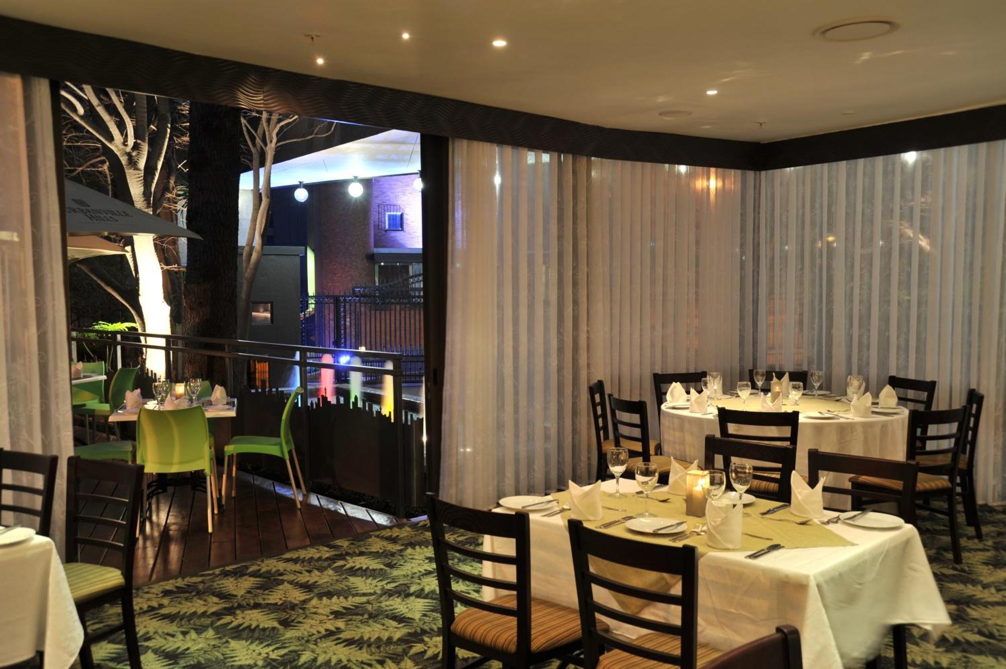 The Parktonian All Suite Hotel Johannesburg Exterior photo